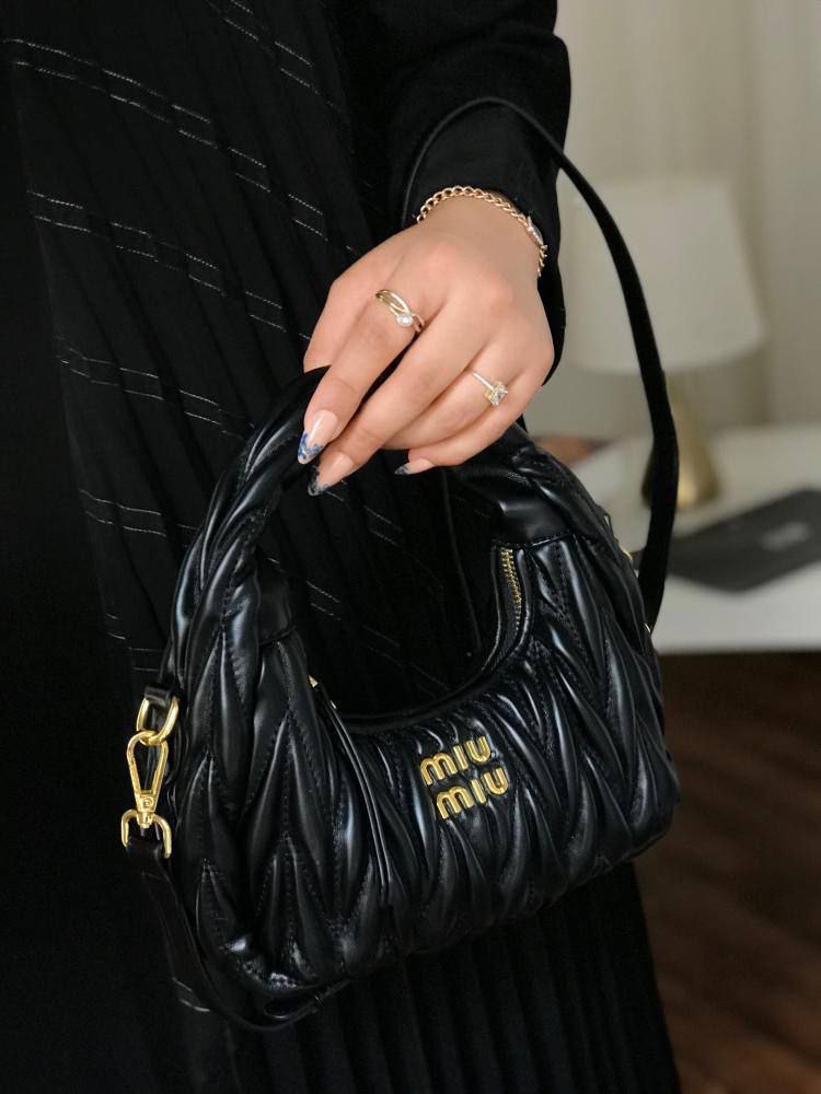 /public/uploads/photos/shares/Suzy bags/IMG_3838.jpeg